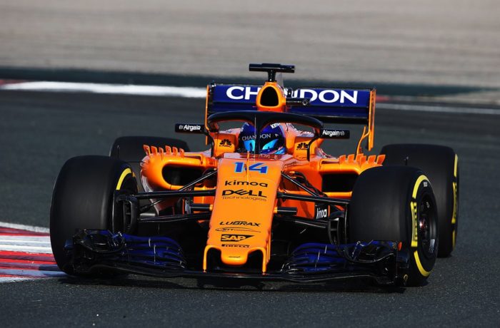 Fernando Alonso en el circuito de velocidad de Los Arcos en Navarra
